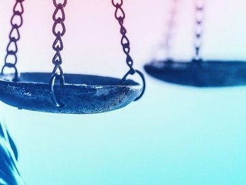 JPMorgan ordered to face lawsuit over cyber attack on Ray Ban scaled