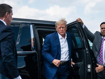 How You Can Tell the AI Images of Trump’s Arrest Are Deepfakes How You Can Tell the AI Images of Trump’s Arrest Are Deepfakes