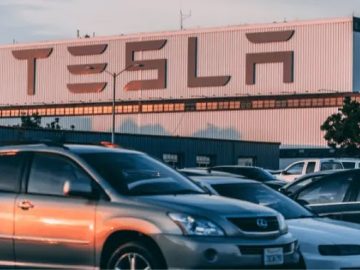 Tesla Data Leak Exposes Thousands Of Safety Complaints Tesla Data Leak Safety