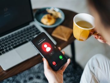 FCC comes down hard on robocallers with record 300m fine