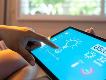 Smart lightbulb and app vulnerability puts your Wi Fi password at