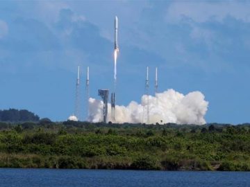 Amazon launches first test satellites for Kuiper internet network.JPGh420w748c0s0