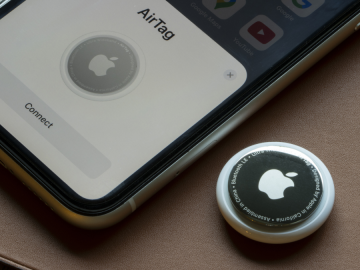 AirTags stalking lawsuit alleges Apple’s negligence in protecting victims phone connecting to nearby AirTag