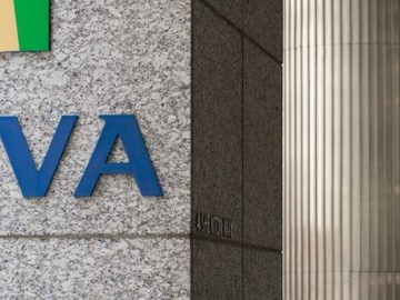 Aviva signs 15-year contract with Indian IT giant Aviva signs 15-year contract with Indian IT giant
