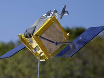 Telstra launches first OneWeb connected base station TelcoISP.jpgh420w748c0s0