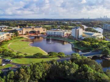 Cost cautious Bond University edges into the cloud Cloud.ashx