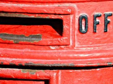 Post Office ‘acted the victim and civil servants ‘abandoned their