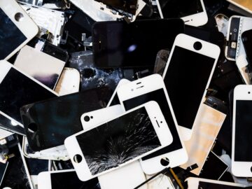 Apple Prototypes and Corporate Secrets Are for Sale Online—If You Know Where to Look Apple Prototypes and Corporate Secrets Are for Sale Online—If You Know Where to Look