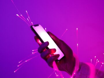 Google Researchers Found Nearly a Dozen Flaws in Popular Qualcomm Software for Mobile GPUs Google Researchers Found Nearly a Dozen Flaws in Popular Qualcomm Software for Mobile GPUs