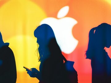 Fraudsters imprisoned for scamming Apple out of 6000 iPhones