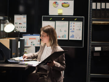 Why Did Snowflake Have a Target on It? Handling Data Warehouse Security Risks Why Did Snowflake Have a Target on It? Handling Data Warehouse Security Risks