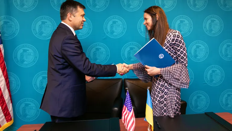 CISA, FBI warn of fast flux technique used to hide malicious servers