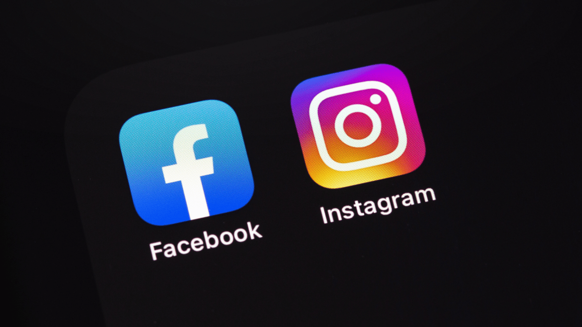 Close up of Facebook and Instagram apps on a phone screen