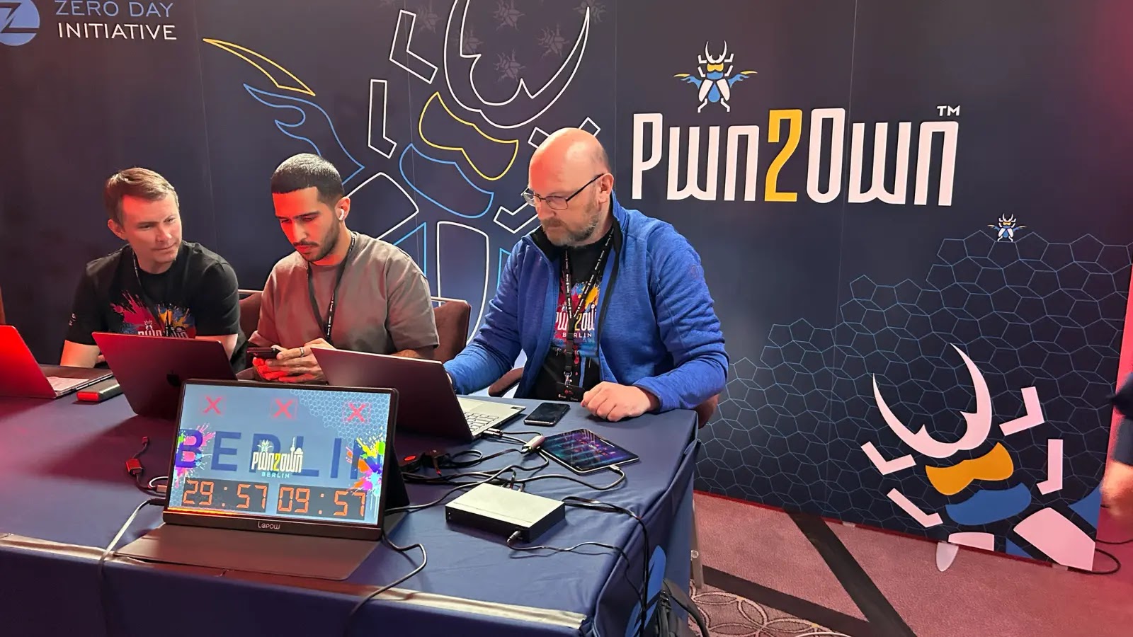 Windows 11, Red Hat Linux, & Oracle VirtualBox Hacked - Pwn2Own Day 1