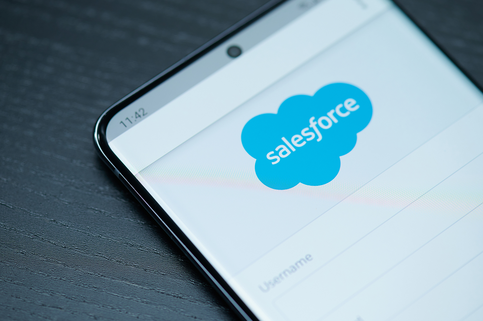 Google Warns of Vishing, Extortion Campaign Targeting Salesforce Customers Salesforce phishing