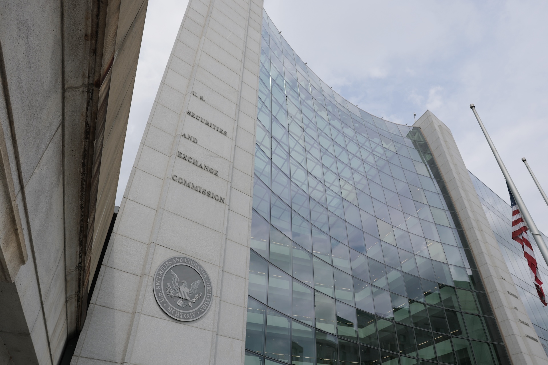 SEC withdraws cyber rules for investment companies, advisers