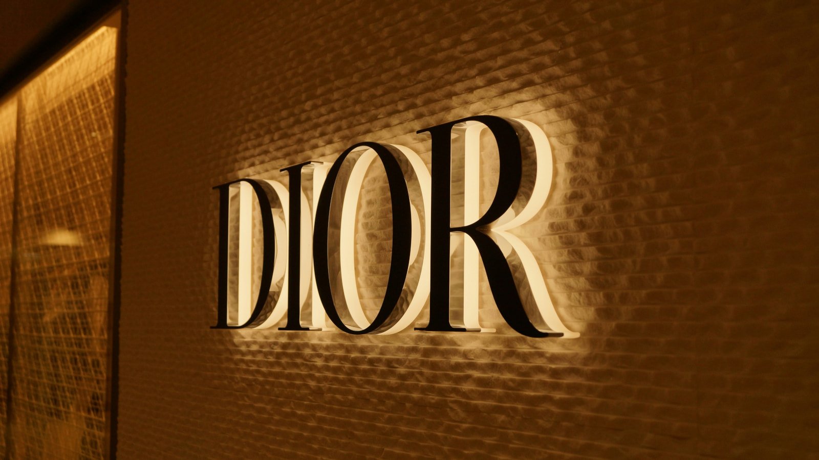 Dior begins sending data breach notifications to U.S. customers Dior
