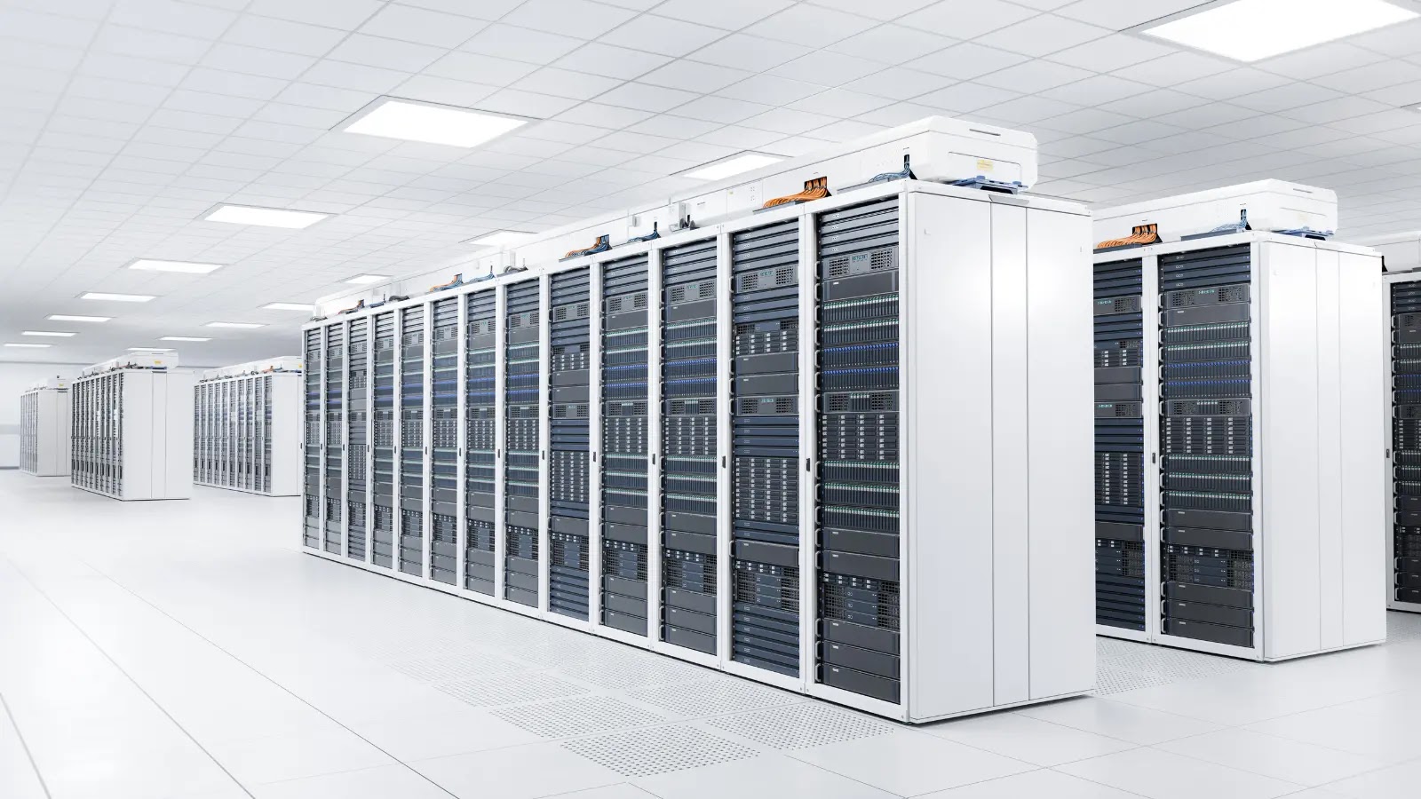 LLM Honeypots Can Deceive Threat Actors into Exposing Binaries and Known Exploits LLM Honeypots Can Deceive Threat Actors into Exposing Binaries and Known Exploits