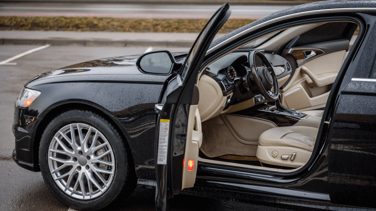 Online portal exposed car and personal data, allowed anyone to remotely unlock cars car dealership