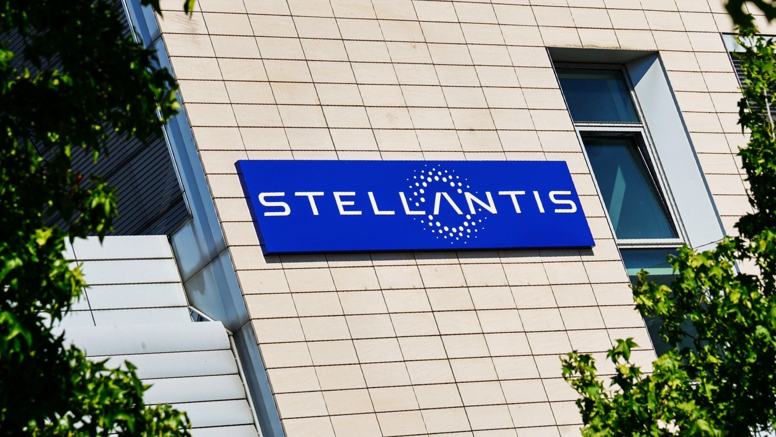 Automaker giant Stellantis confirms data breach after Salesforce hack Stellantis