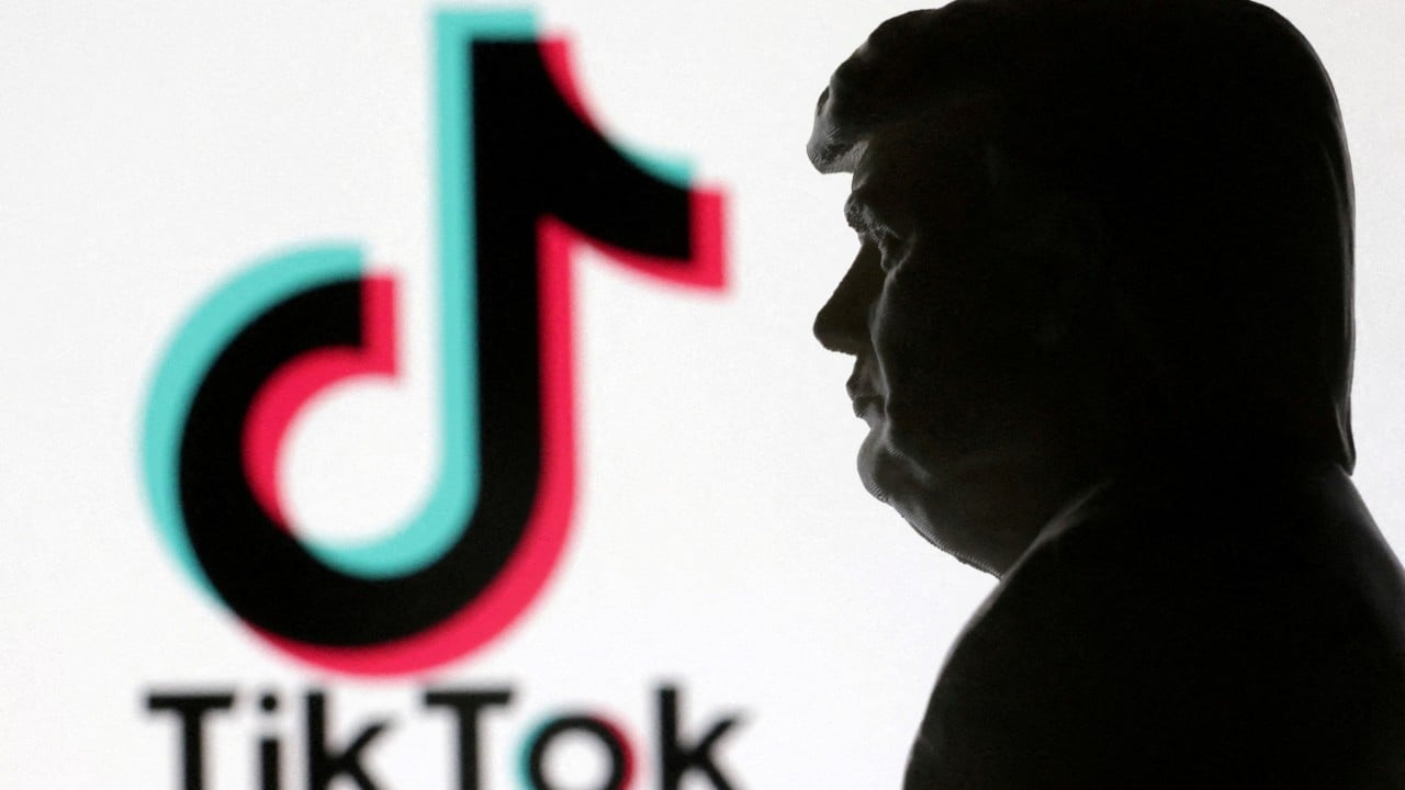 Breaking | Trump signs order saying TikTok sale meets US requirements Breaking | Trump signs order saying TikTok sale meets US requirements