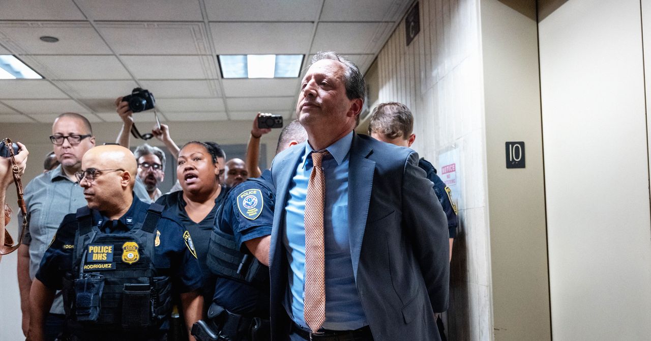 These Are the 15 New York Officials ICE and NYPD Arrested in Manhattan These Are the 15 New York Officials ICE and NYPD Arrested in Manhattan