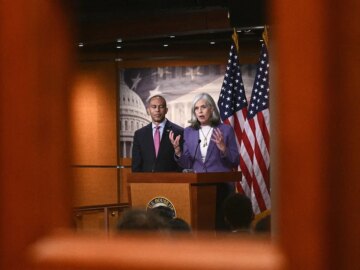 Hundreds of People With ‘Top Secret’ Clearance Exposed by House Democrats’ Website Hundreds of People With ‘Top Secret’ Clearance Exposed by House Democrats’ Website