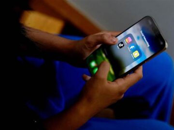 Australia includes Reddit, Kick in teen social media ban