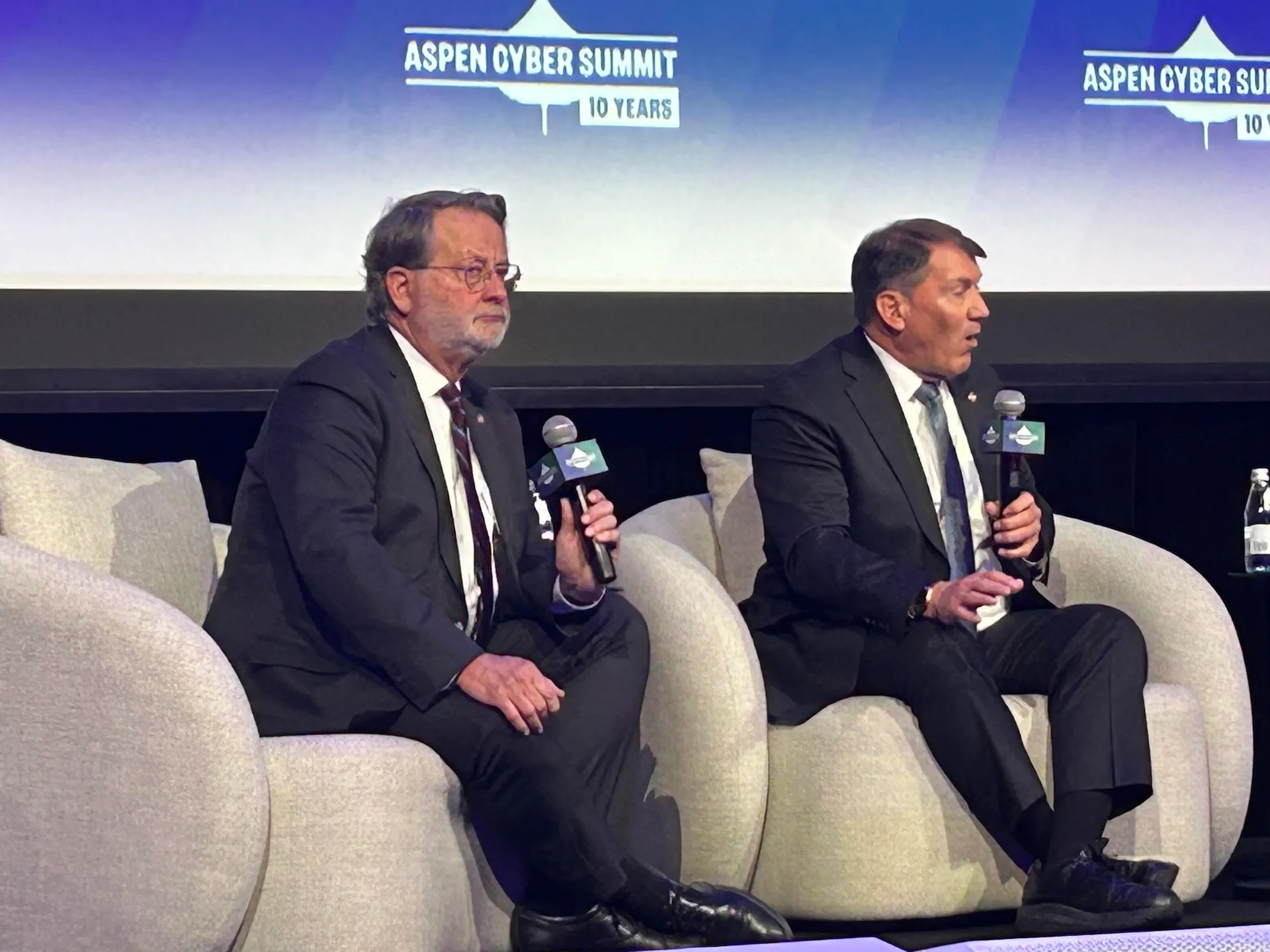 Information sharing law’s expiration could squander government vulnerability hunting efforts, senator says