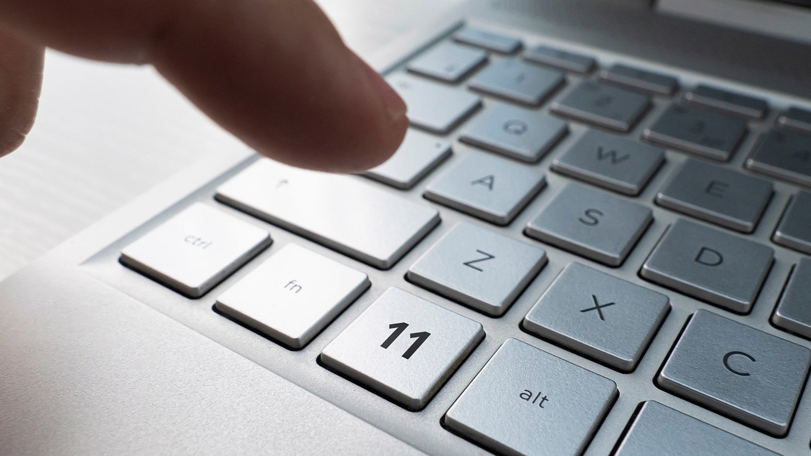 Keyboard with a Windows 11 button