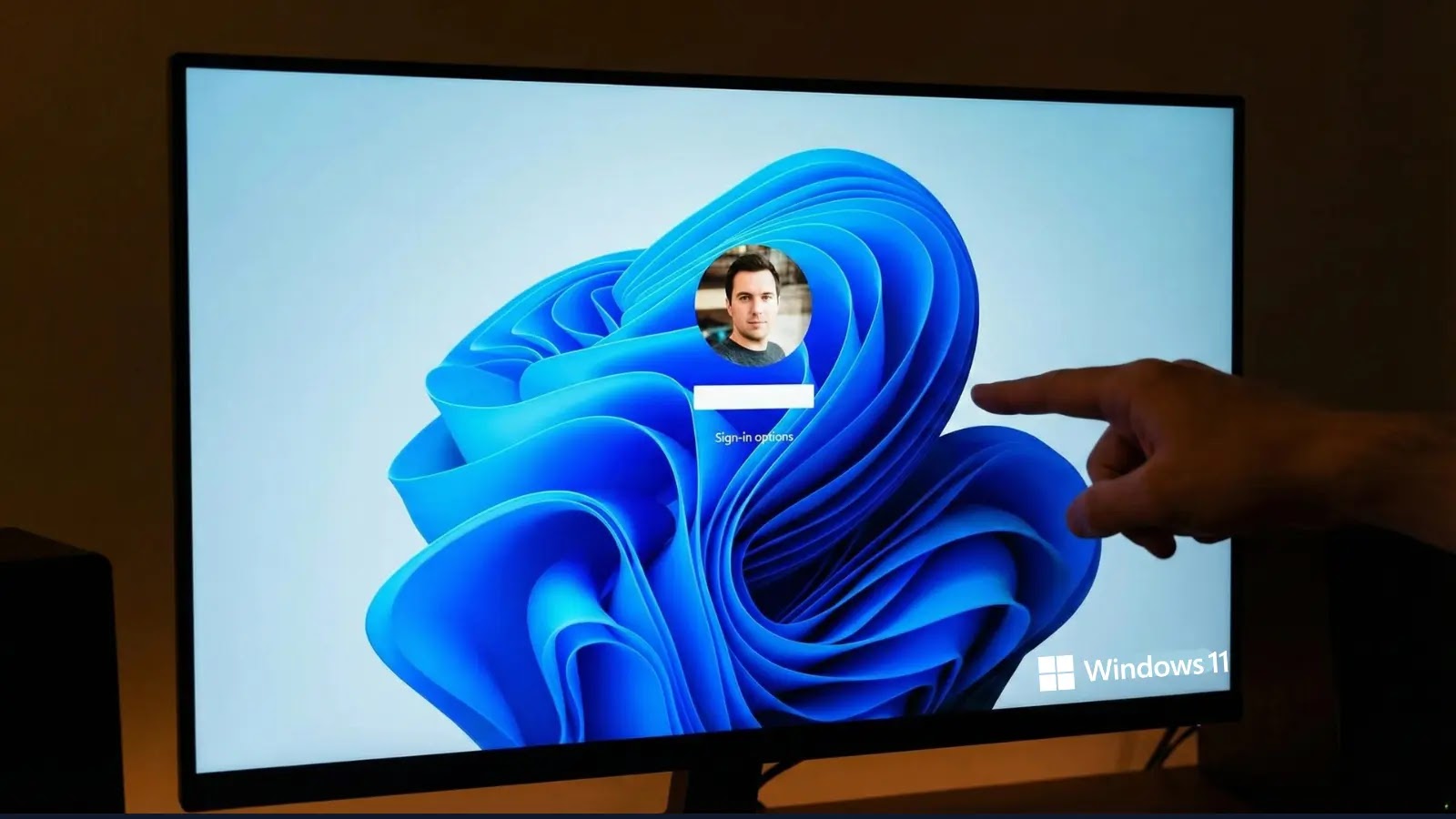 Windows 11 Bug Hides Password Sign-in Option From the Lock Screen