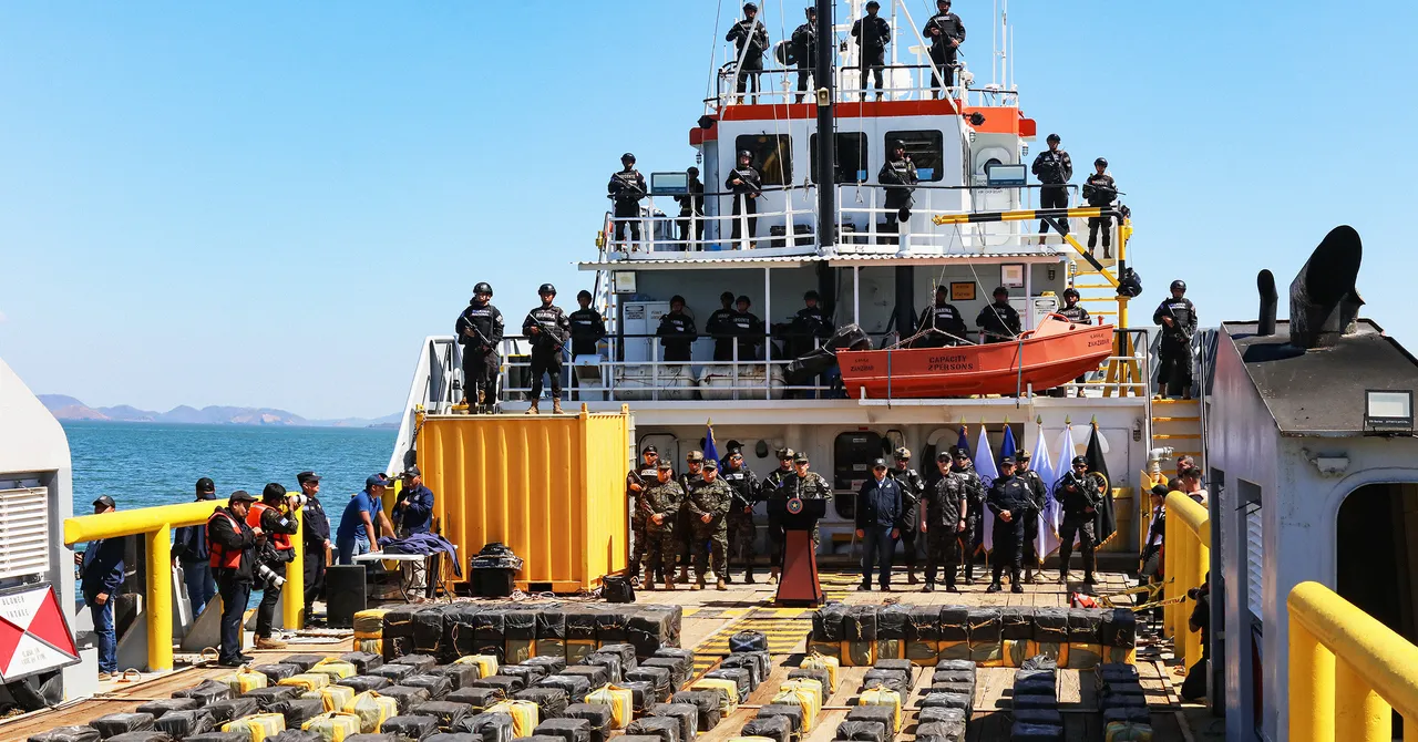‘Narco-Submarine’ Carrying 4 Tons of Cocaine Captured by Mexico's Navy