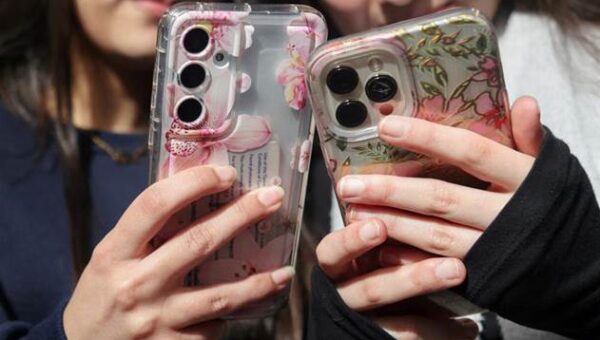 Britain pilots social media bans, time limits and curfews for children