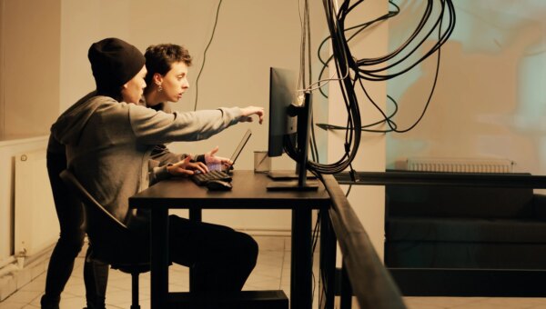 Copilot & Agentforce offen für Prompt-Injection-Tricks