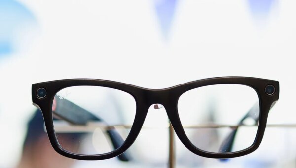 Meta Is Warned That Facial Recognition Glasses Will Arm Sexual Predators