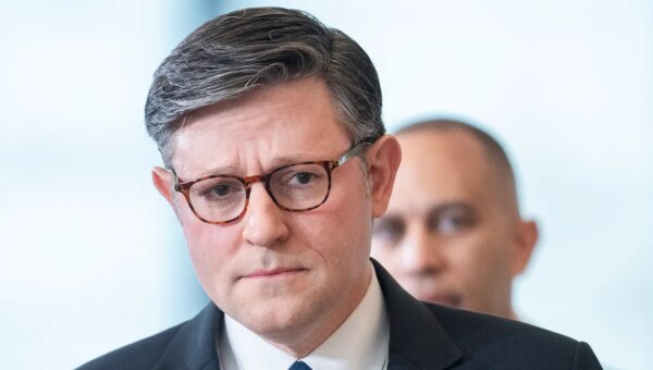 Republican Mutiny Sinks Trump's Push to Extend Warrantless Surveillance