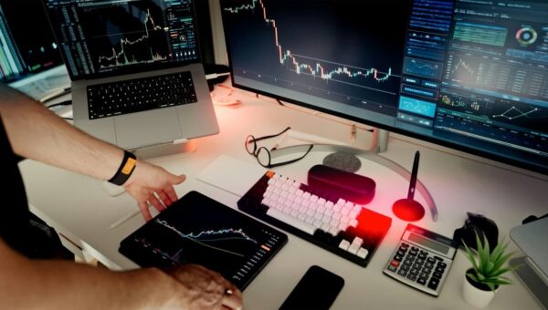 How Fintech APIs Are Modernizing Business Cash Flow Management