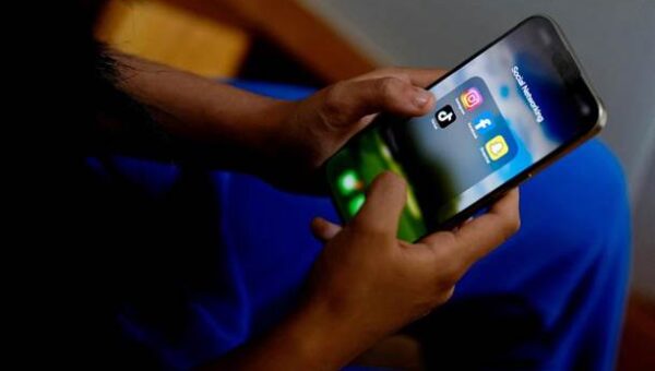 Australia's teen social media ban fails to clear first hurdle in age checks