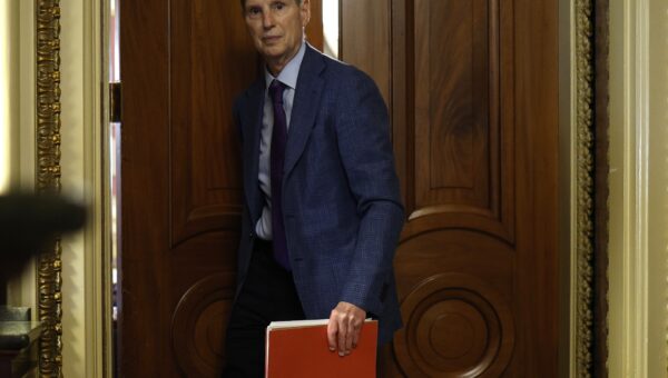 Sen. Wyden urges feds to discard older, insecure, public-facing VPNs