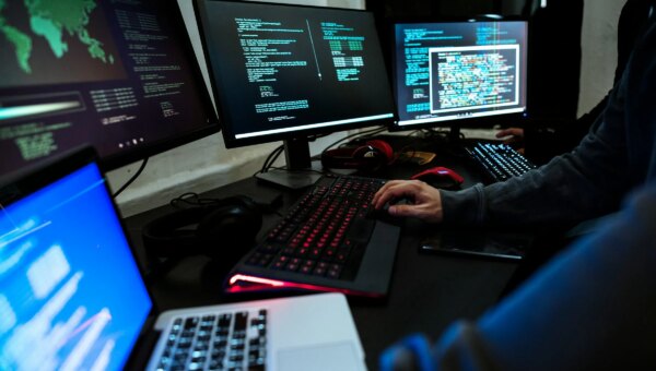 A new report suggests Iranian-linked hackers are targeting universities