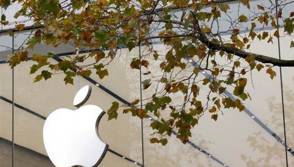 Apple shows off pricey touchscreen laptops